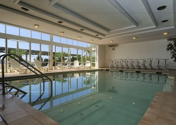 Hotel Diana Grand