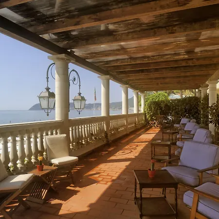 戴安娜大酒店 酒店 4*