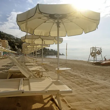 戴安娜大酒店 4* 阿拉西奥