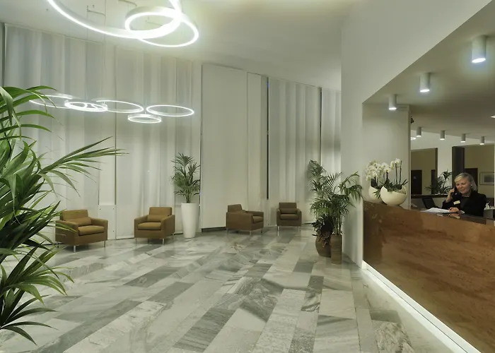 Hotel Diana Grand